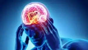Dor em cima da cabeça: principais causas e o que fazer