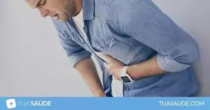 Dor na barriga: 11 principais causas e o que fazer